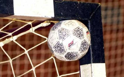 Vereség az alsóházi rangadón