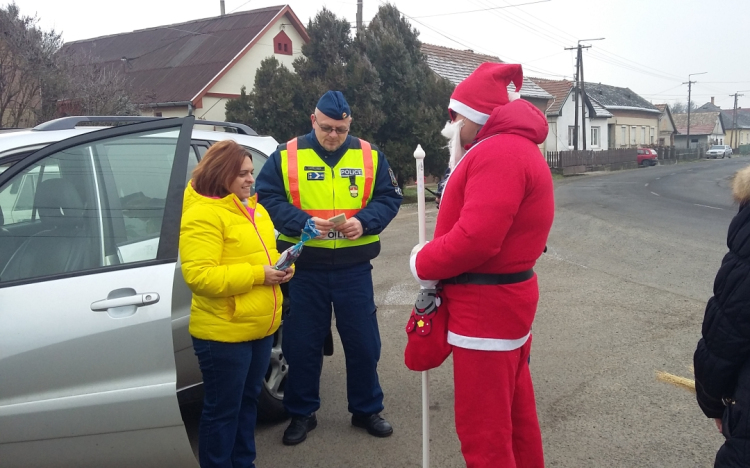 Nógrád megyében idén is ajándékot osztott a Télapó
