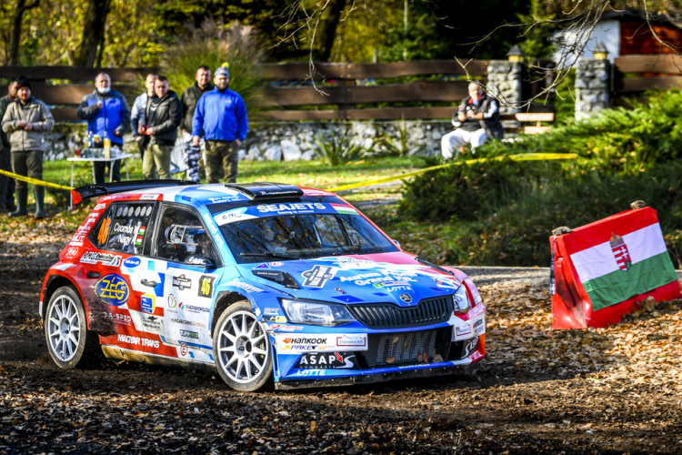 Csomós Mixi: Egyszer fent, egyszer lent