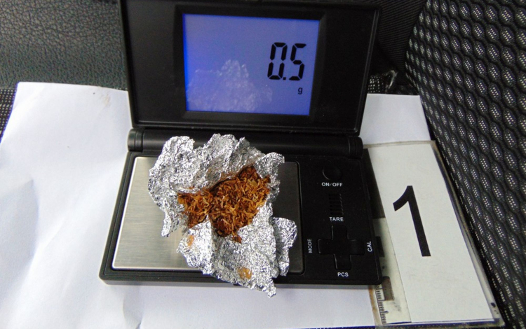 Kábítószer hatása alatt vezetett