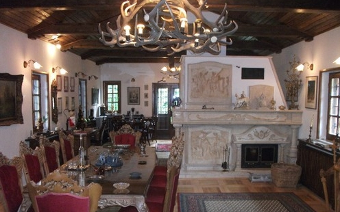 Végrehajtás fenyegeti Oszter Sándor diósjenői birtokát