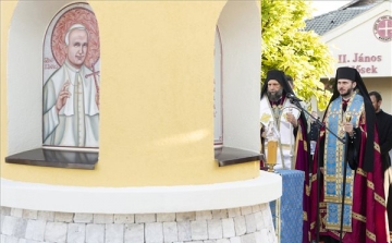 Úti ikont avattak II. János Pál pápa születésének századik évfordulója alkalmából Máriapócson