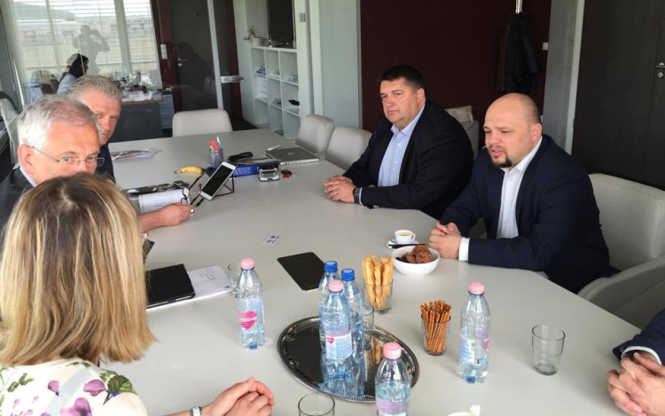 Sinia Bátonyterenyén