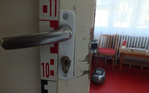 Két óvodába tört be