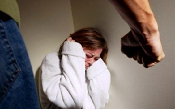 Veréssel fizetett a segítségért