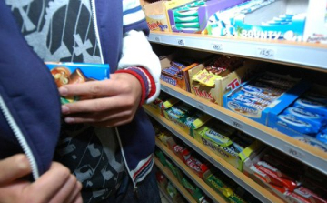 Bíróság elé állnak a bolti tolvajok