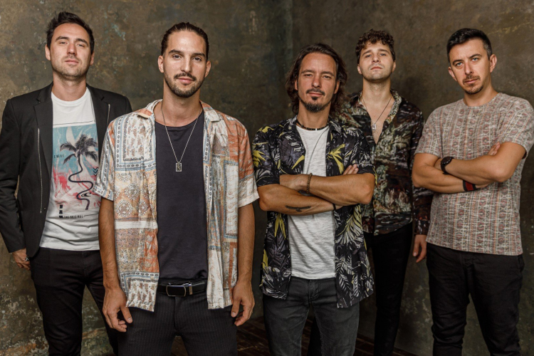 Népzenei ihletésű lemezt készített a Bagossy Brothers Company