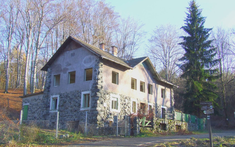 Újra pályáznak az egykori Dornyay Turistaház felújítására