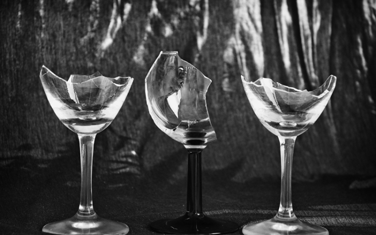 Tört-zúzott a kocsmában