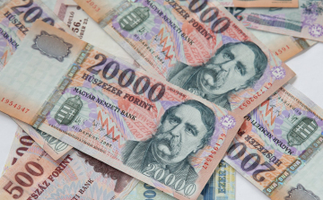 Csak Nógrád megyében csökkentek az átlagkeresetek