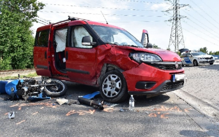 Szabálytalan nő miatt szenvedett végzetes balesetet egy motoros - Fotók