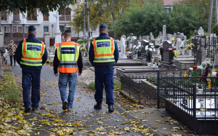 Biztonságban a megemlékezés napján