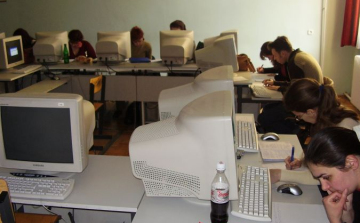 Pénzt kapnak a továbbtanulásra