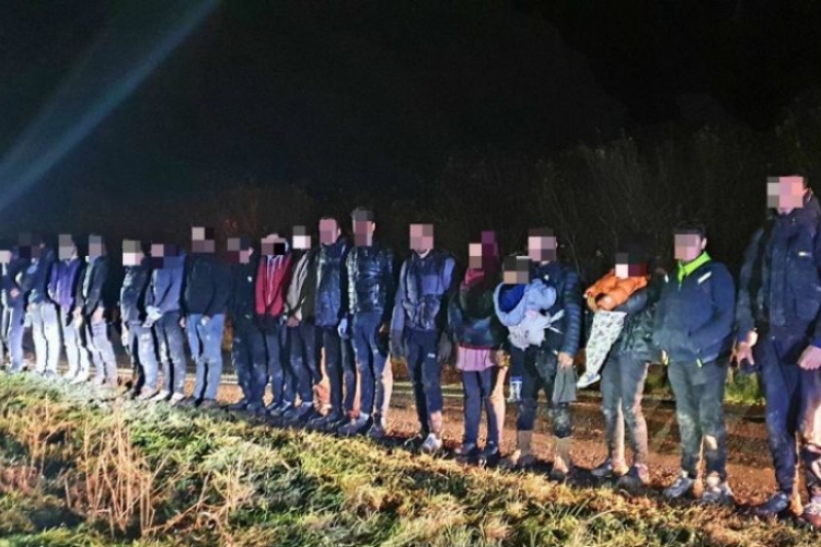Tovább szigoríthatják a bűnözővé váló elutasított menedékkérők kitoloncolását Németországban