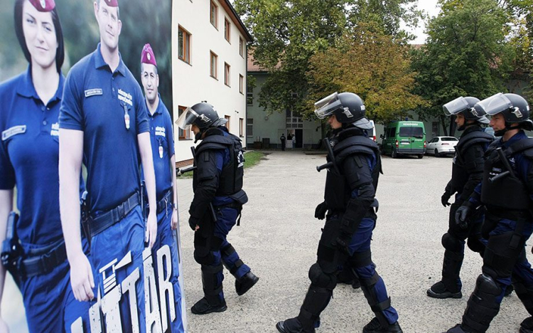 Határvadász-toborzás Salgótarjánban