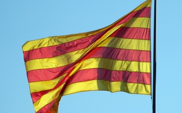A katalán többség nem támogatja az egyoldalú elszakadást Spanyolországtól