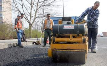 Önerős útfelújítások Mátraszelén