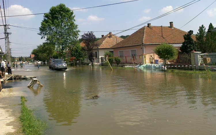 Lengyel mobilgátat kapott Ipolytarnóc