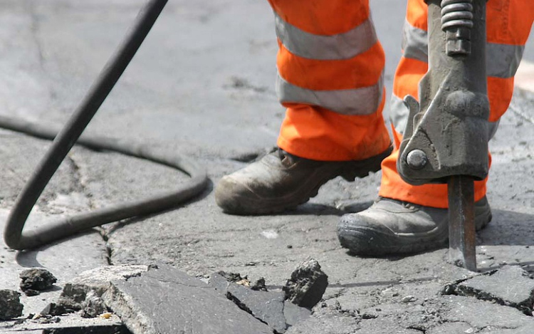 VÉGÉHEZ KÖZELEDNEK A MEGYEI FŐÚTFELÚJÍTÁSOK