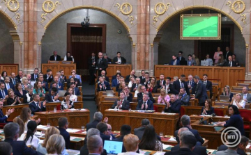 OGY - Alkotmánybírót választhat a parlament