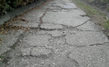 Járdákat újítanak fel Bátonyterenyén