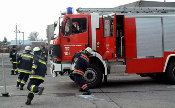 Kigyulladt egy családi ház Terényben, egy embert kórházba vittek