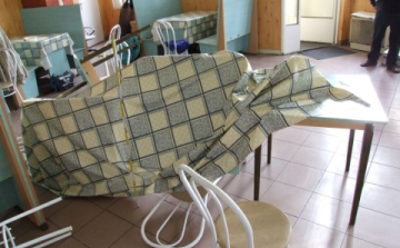 Csoportos garázdaság az ebédlőben