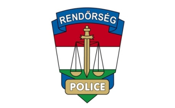 Megrúgta a biztonsági őrt