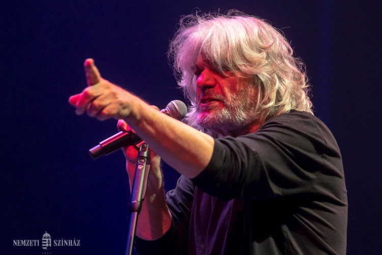 Földes László, Hobo - Kossuth-díjas énekes, dalszerző, előadóművész, a Hobo Blues Band alapítótagja