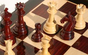 Hatvanheten sakkoztak