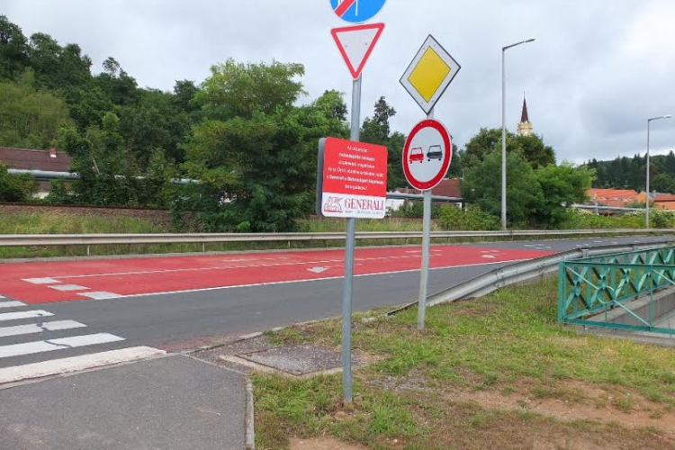 Csúcsfejlesztésű útburkolat védi a salgótarjáni gyalogosokat