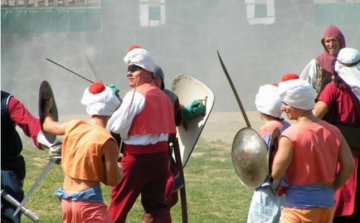 Elmaradnak az augusztusi várjátékok Hollókőn