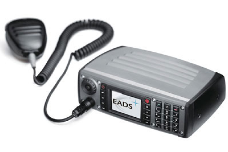 EDR-rádiókat kaptak az önkéntes tűzoltók