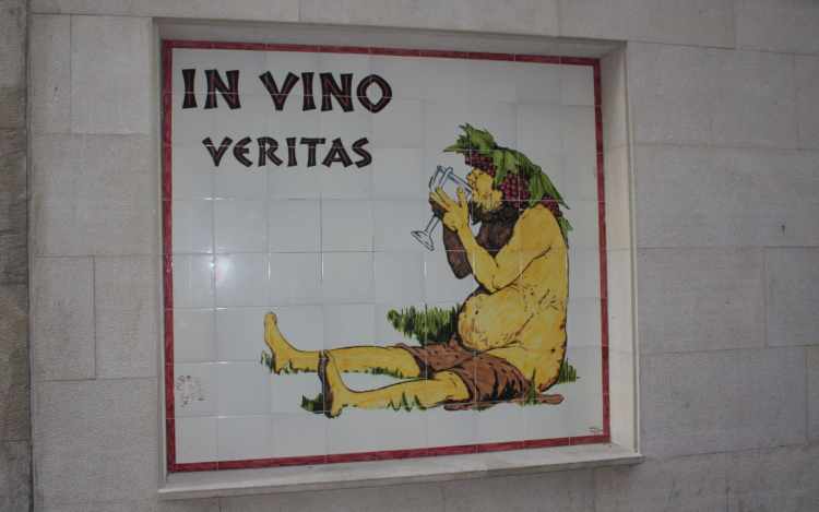 Borozni akart a betörő