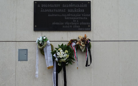 Emlékezés a holokauszt roma áldozataira