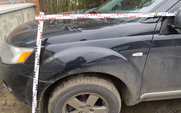 Három autót rongált meg