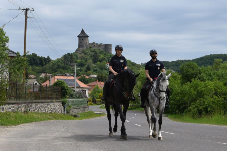 Kutyákkal és lóháton Nógrád megye biztonságáért