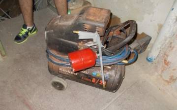 Kompresszort és szórópisztolyt lopott a két fiatal