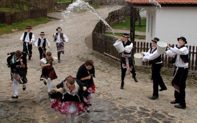 Húsvéti fesztivál Hollókőn