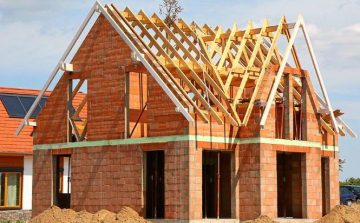 Idén csak tizennyolc lakás épült megyénkben