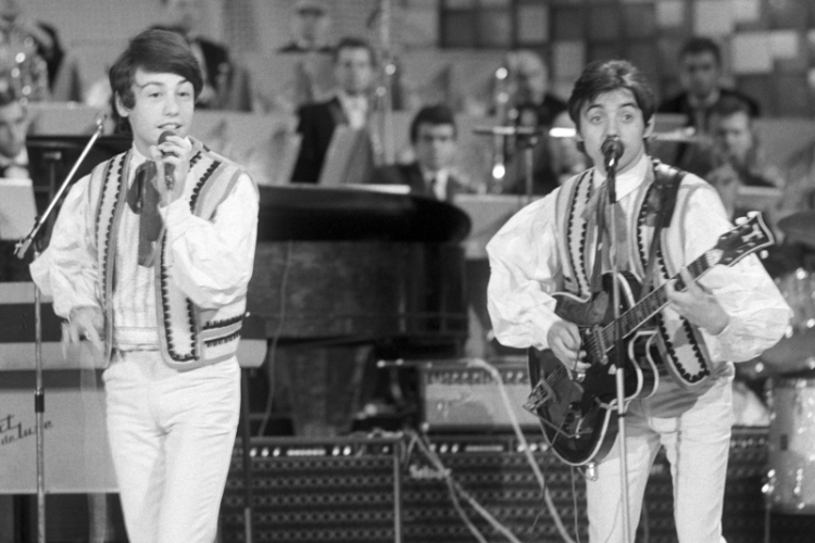 FENYŐ MIKLÓS - A ROCK AND ROLL HAZAI HELYTARTÓJA - BOLGOG SZÜLETÉSNAPOT KÍVÁNUNK!