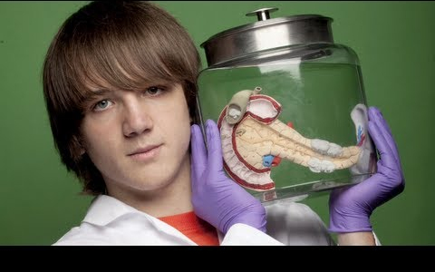 Fantasztikus: Egy 15 éves fiú fejlesztette ki a hasnyálmirigyrákot biztosan kimutató tesztet - videóval