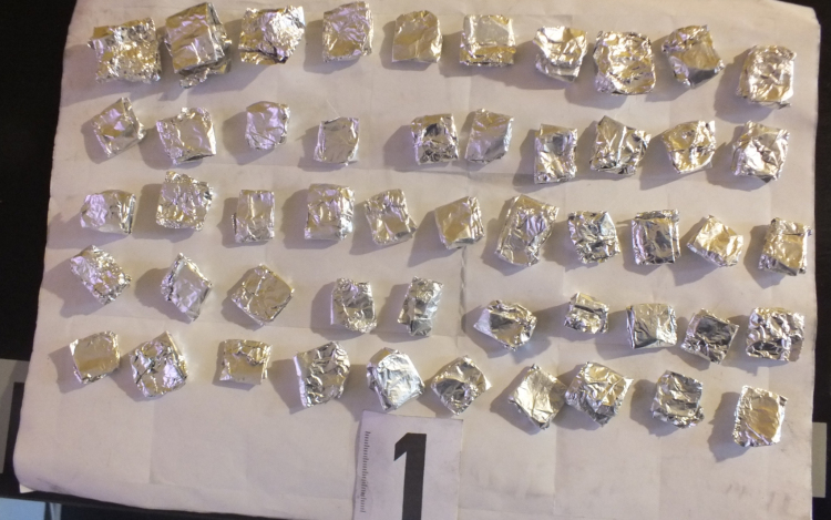 Kábítószerrel kereskedett