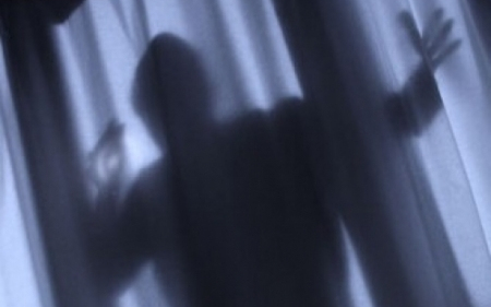 Bíróság előtt a besurranók