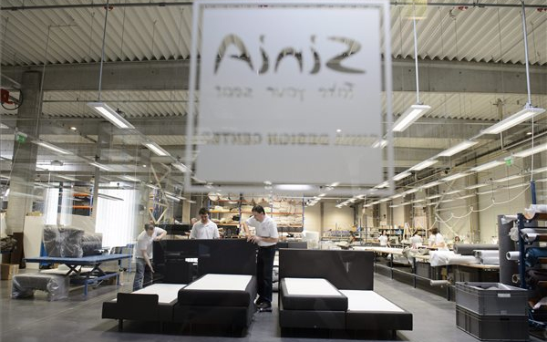 Fejlesztési részleget épített Salgótarjánban a Sinia bútorgyártó