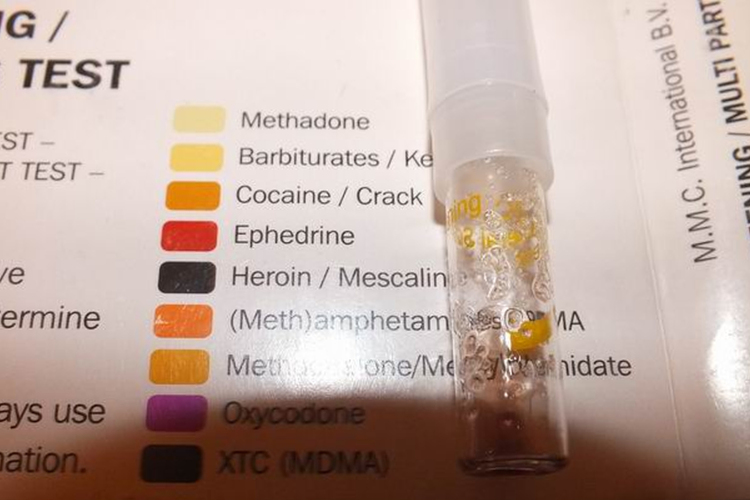 Új pszichoaktív anyaggal kereskedett