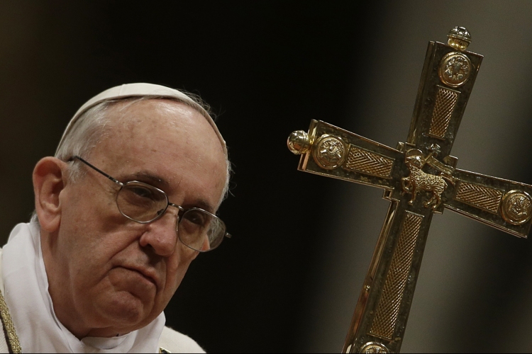 Ferenc pápa: a járványbetegeket segítő orvosok és papok szentek 