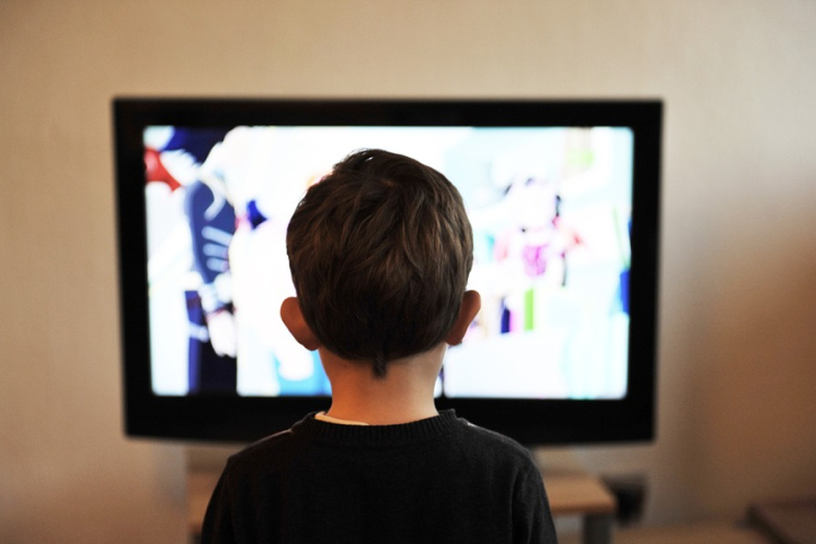 Reklámért és túl sok zenéért bírságolt a Médiatanács 