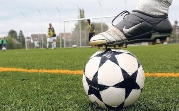Öregfiúk labdarúgó tornát rendeztek Balassagyarmaton