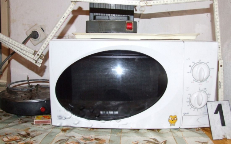 Elhordták a berendezési tárgyakat